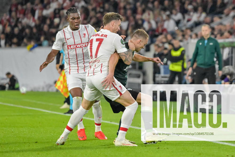 Lukas Kuebler (SC Freiburg, 17) goes head-to-head with Matej Polidar (FK Jablonec, 21) as he has the ball. In the background is Cyriaque Irie (SC Freiburg, 22). GER, SC Freiburg vs. JK Jablonec, Soccer, UEFA Conference League, Matchday 1, 2026–2027 season, October 15, 2026 GER, SC Freiburg vs. JK Jablonec, soccer, UEFA Conference League, Matchday 1, 2026–2027 season, October 15, 2026, Freiburg