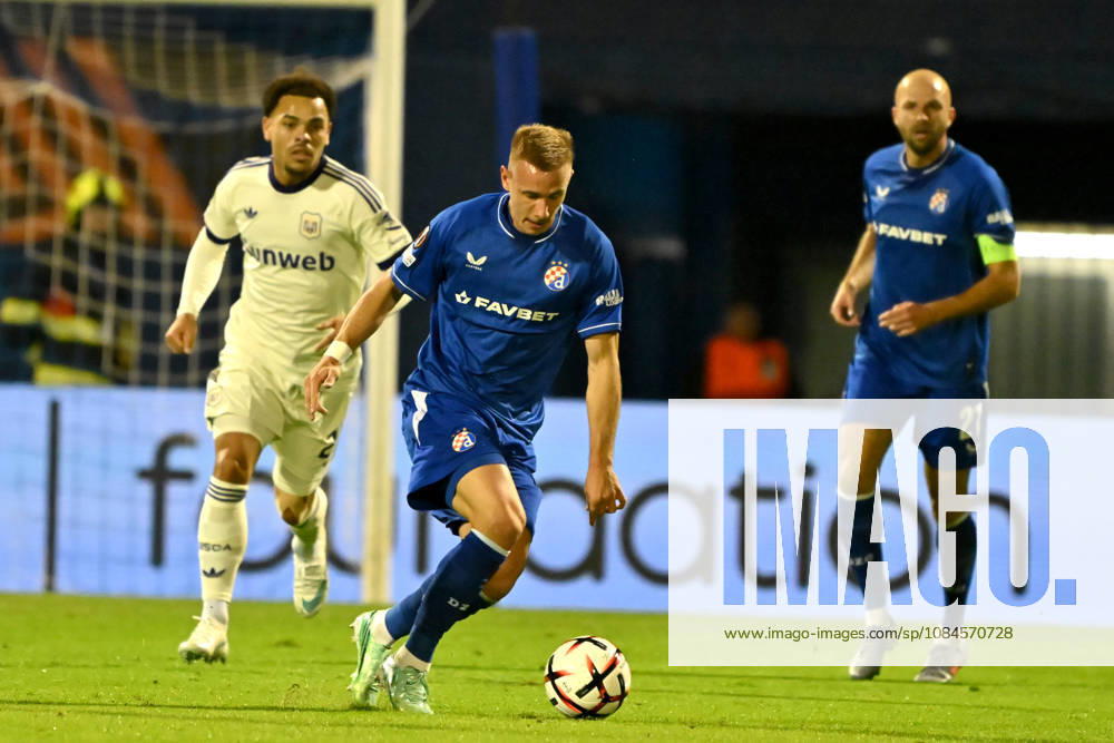 Luka Ivanusec of Dinamo Zagreb (C) in action during the UEFA Europa League match between Dinamo Zagreb (Croatia) and Anderlecht (Belgium) at Stadion Maksimir, Zagreb on October 15, 2026 in Zagreb, Croatia. (Photo by Igor Kupljenik Sports Press Photo).