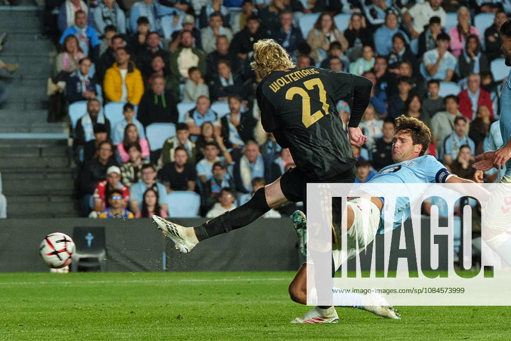 Nick Woltemade taking a shot during UEFA Europa League 2026 2027 league phase game between teams of Celta Vigo and Juventus (Marta Lopez Ball Raw Images) Vigo Estadio Abanca Balaidos Spain