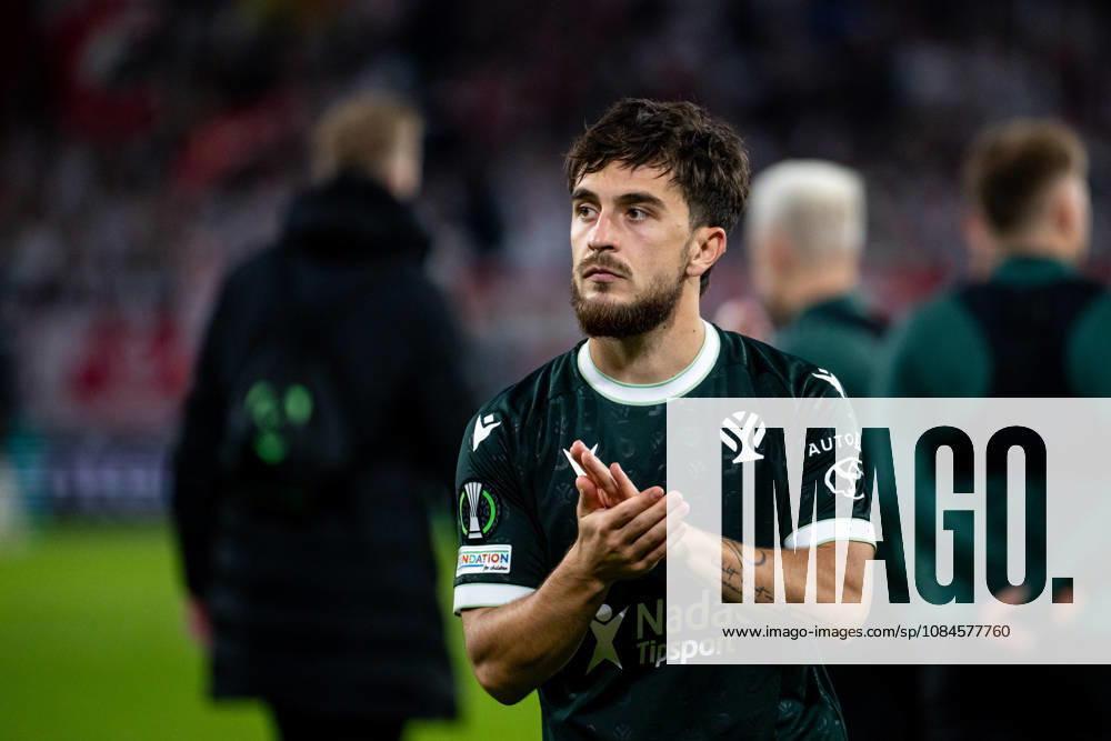 GER, Soccer, Men s, UEFA Conference League, 2026–2027 Season, Matchday 1, SC Freiburg vs. FK Jablonec Richard Sedlacek of FK Jablonec thanks the Freiburg fans at the Europapark Stadium in Baden-Württemberg, Germany