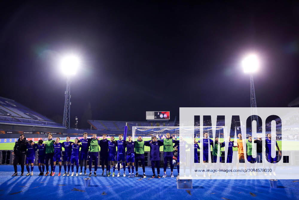 GNK Dinamo v RSC Anderlecht - UEFA Europa League 2026 27 League Phase MD2 Dinamo Zagreb players acknowledge fans after after the UEFA Europa League 2026 27 League Phase MD2 match between GNK Dinamo and RSC Anderlecht at Stadion Maksimir on October 15, 2026 in Zagreb, Croatia. MatijaxHabljak PIXSELL