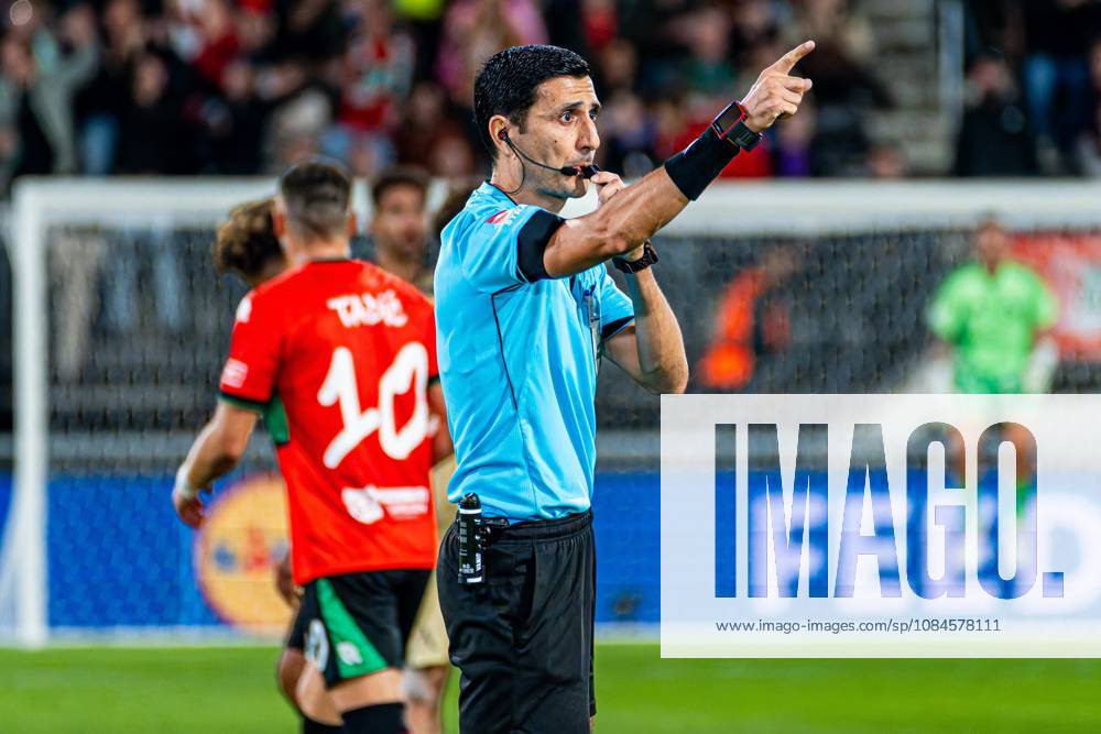 NIJMEGEN - Referee Aliyar Aghayev gestures during the UEFA Europa League match between NEC Nijmegen and Levski Sofia at the Goffertstadion on October 15, 2026, in Nijmegen, the Netherlands. KEVIN SENDERS ANP UEFA Europa League 2026 27 ANPxSportx xMarcelxterxBalsxIVx 572567877 originalFilename: 572567877
