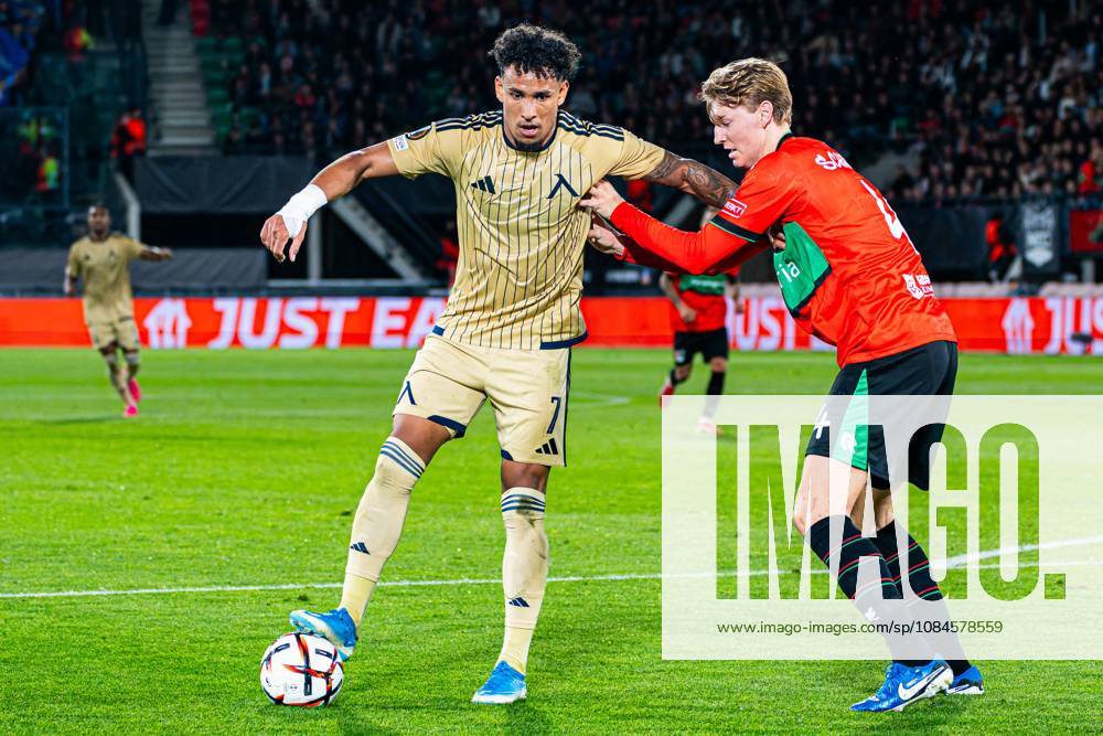 NIJMEGEN - Reinaldo of Levski Sofia battles for possession with Perr Schuurs of NEC Nijmegen during the UEFA Europa League match between NEC Nijmegen and Levski Sofia at the Goffertstadion on 15 October 2026 in Nijmegen, the Netherlands. KEVIN SENDERS ANP UEFA Europa League 2026 27 ANPxSportx xMarcelxterxBalsxIVx 572568099 originalFilename: 572568099