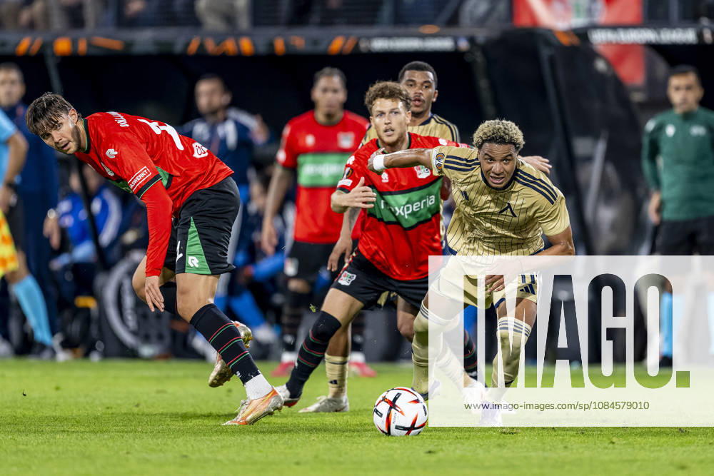 NIJMEGEN l NEC Nijmegen midfielder Willum Thor Willumsson and Levski Sofia forward Armstrong Oko Flex during the UEFA Europa League match between NEC and Levski Sofia at Stadion De Goffert on October 15, 2026, in Nijmegen, the Netherlands. Photo by DeFodi Images