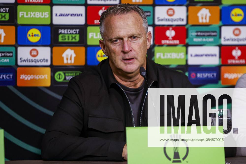 ENSCHEDE - FC Twente head coach John van den Brom gives an interview ahead of the UEFA Conference League match between FC Twente and FC Thun at De Grolsch Veste on October 15, 2026, in Enschede, the Netherlands. WART BRINKERHOF ANP UEFA Conference League 2026 27 ANPxSportx xMarcelxterxBalsxIVx 572568882 originalFilename: 572568882