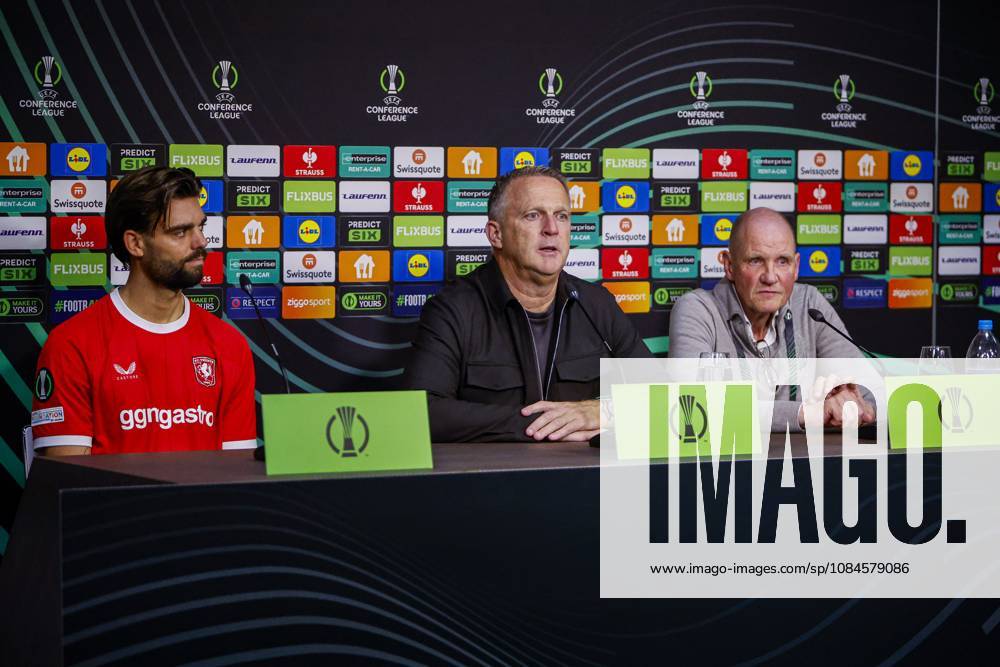 ENSCHEDE - FC Twente head coach John van den Brom gives an interview with FC Twente s Robin Propper ahead of the UEFA Conference League match between FC Twente and FC Thun at De Grolsch Veste on October 15, 2026, in Enschede, the Netherlands. WART BRINKERHOF ANP UEFA Conference League 2026 27 ANPxSportx xMarcelxterxBalsxIVx 572568888 originalFilename: 572568888