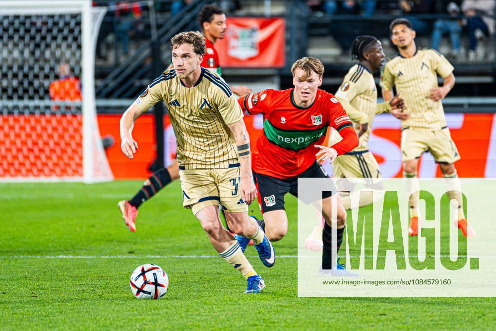 NIJMEGEN - Serginho of Levski Sofia battles for possession with Perr Schuurs of NEC Nijmegen during the UEFA Europa League match between NEC Nijmegen and Levski Sofia at the Goffertstadion on 15 October 2026 in Nijmegen, the Netherlands. KEVIN SENDERS ANP UEFA Europa League 2026 27 ANPxSportx xMarcelxterxBalsxIVx 572569372 originalFilename: 572569372