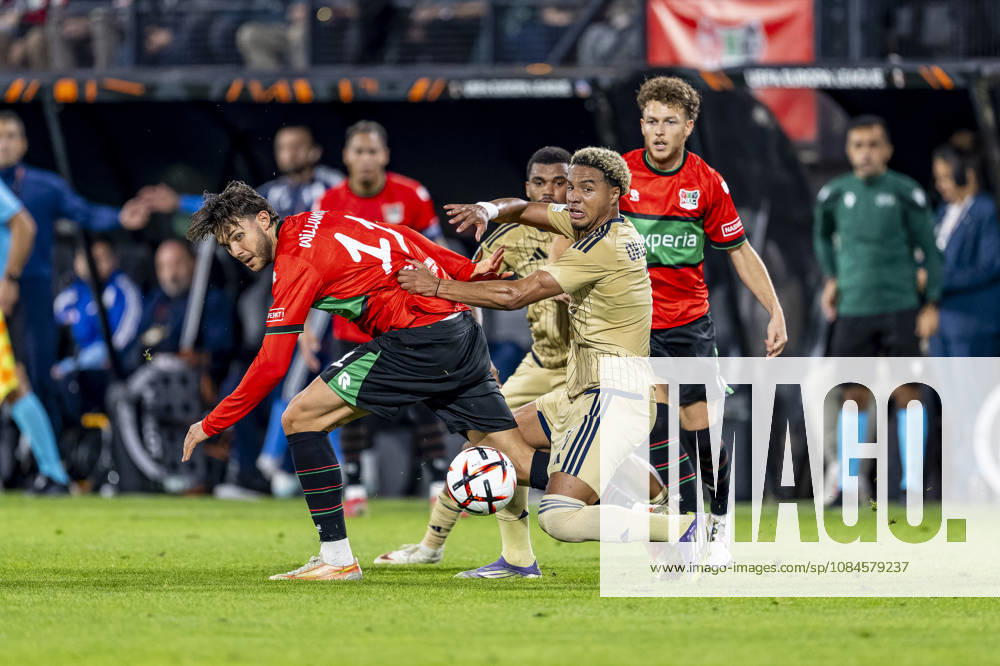 NIJMEGEN l NEC Nijmegen midfielder Willum Thor Willumsson and Levski Sofia forward Armstrong Oko Flex during the UEFA Europa League match between NEC and Levski Sofia at Stadion De Goffert on October 15, 2026, in Nijmegen, Netherlands. Photo by DeFodi Images