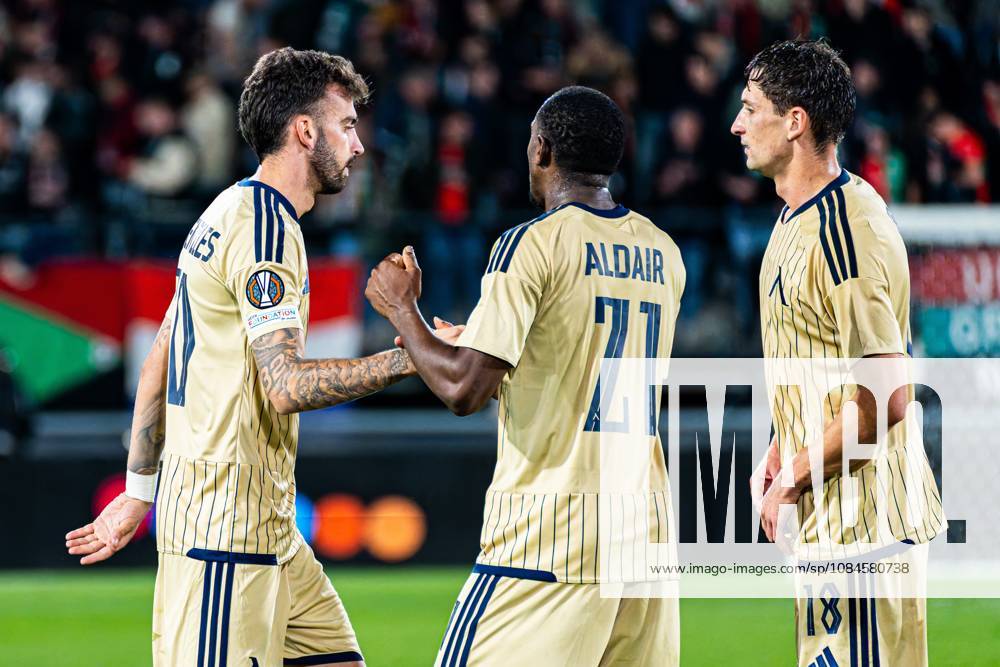 NIJMEGEN - Alex Centelles of Levski Sofia, Aldair Neves of Levski Sofia and Gasper Trdin of Levski Sofia after the UEFA Europa League match between NEC Nijmegen and Levski Sofia at the Goffertstadion on 15 October 2026 in Nijmegen, the Netherlands. KEVIN SENDERS ANP UEFA Europa League 2026 27 ANPxSportx xMarcelxterxBalsxIVx 572571839 originalFilename: 572571839