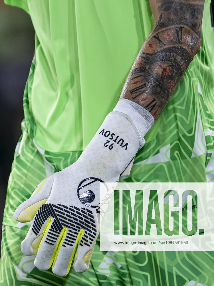 NIJMEGEN - the goalkeeper s glove of Levski Sofia goalkeeper Svetoslav Vutsov during the UEFA Europa League match between N.E.C. and Levski Sofia at Stadion De Goffert on 15 October 2026 in Nijmegen, Nederland. (Photo by DeFodi Images) -