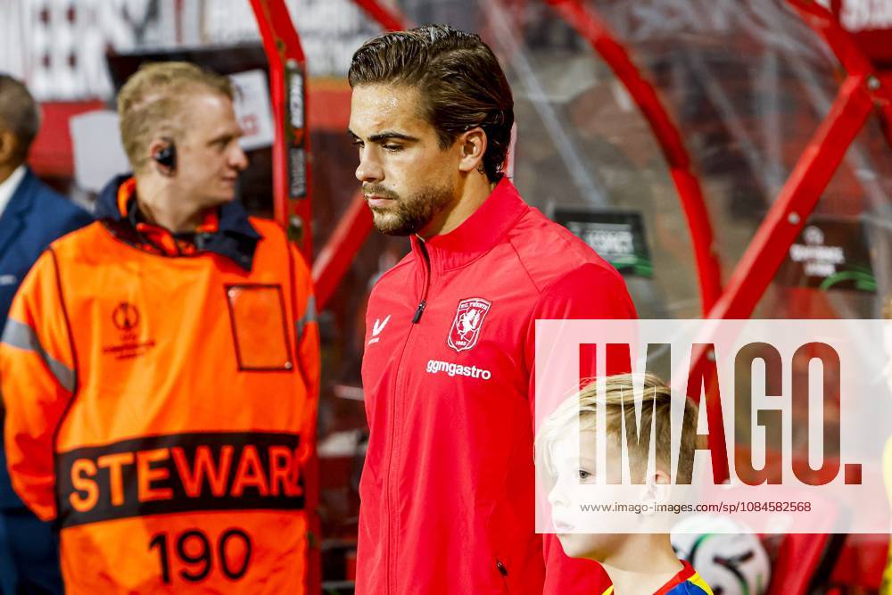 ENSCHEDE - Bart van Rooij of FC Twente ahead of the UEFA Conference League match between FC Twente and FC Thun at De Grolsch Veste on October 15, 2026 in Enschede, the Netherlands. WART BRINKERHOF ANP UEFA Conference League 2026 27 ANPxSportx xMarcelxterxBalsxIVx 572579901 originalFilename: 572579901