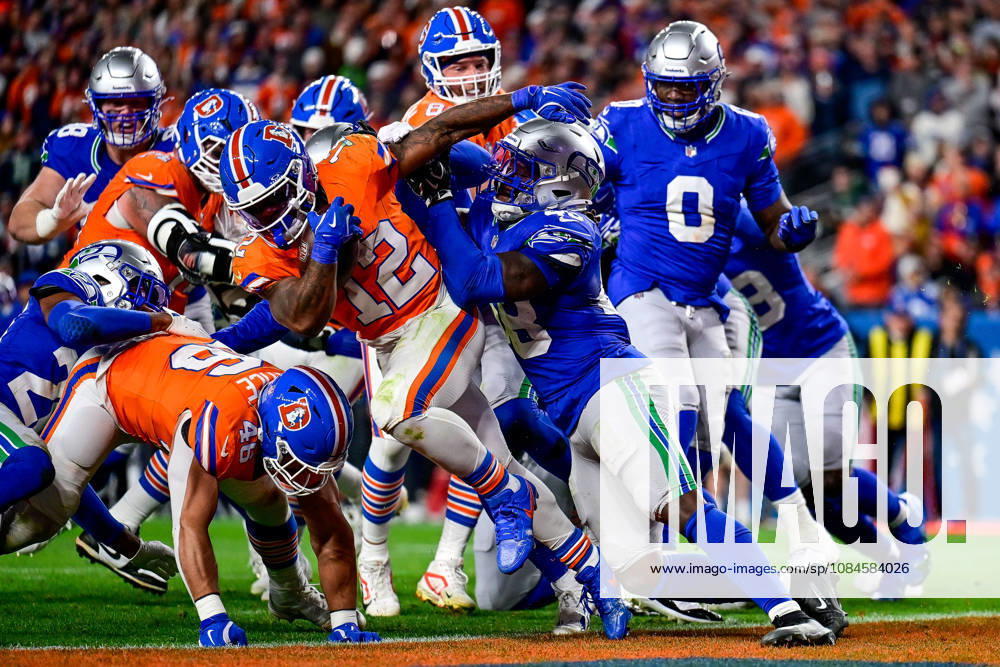 DENVER, CO - OCTOBER 15: Denver Broncos running back RJ Harvey (12) scores a second quarter touchdown during a game between the Seattle Seahawks and the Denver Broncos at Empower Field at Mile High on October 15, 2026 in Denver, Colorado. (Photo by Dustin Bradford Icon Sportswire) NFL, American Football Herren, USA OCT 15 Seahawks at Broncos Icon132261015014