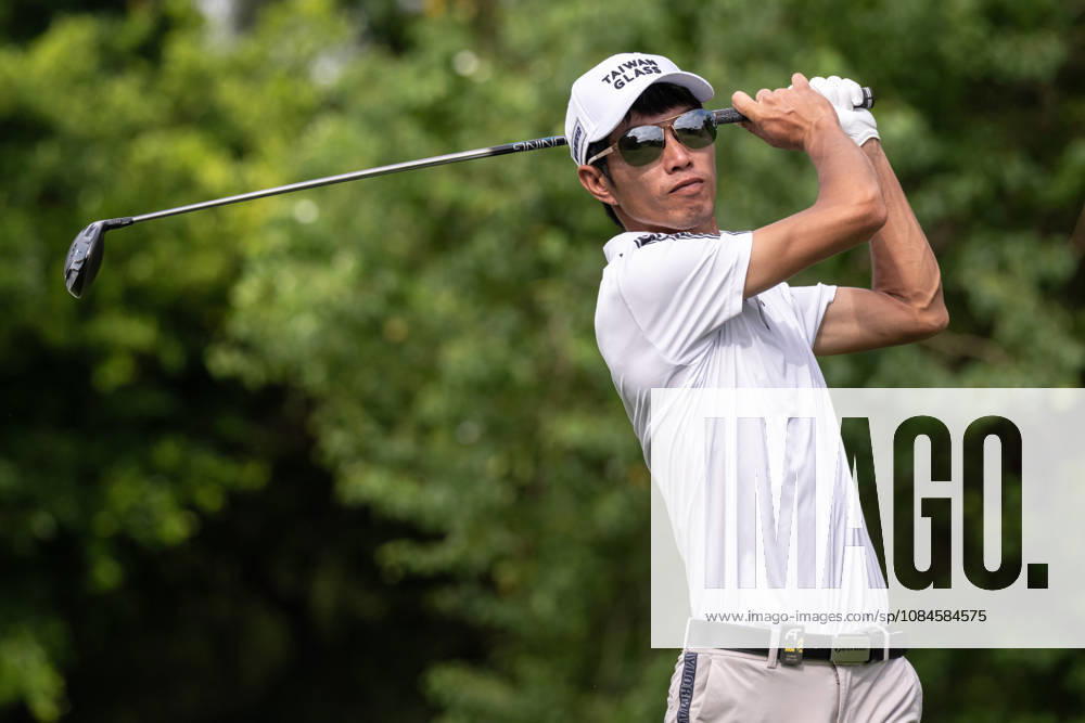 CHANG, Wei-lun from Taiwan. Round 2 in the Macao Open Golf at Macau Golf & Country Club. Macau Open Golf Round 2 - ZUMAr144 20261016_zap_r144_020