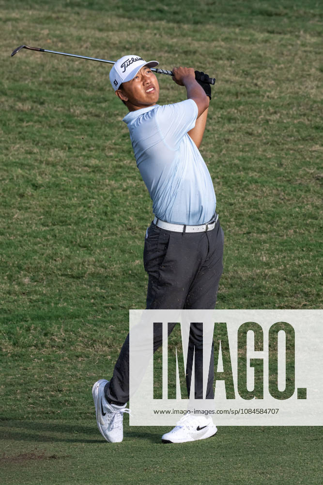 Kelvin SI from Macau. Round 2 in the Macao Open Golf at Macau Golf & Country Club. Coloane China - ZUMAr144 20261016_zap_r144_042
