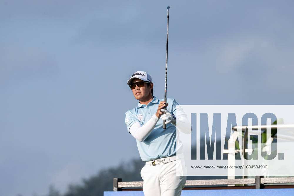 Rattanon WANNASRICHAN from Thailand. Round 2 in the Macao Open Golf at Macau Golf & Country Club. Coloane China - ZUMAr144 20261016_zap_r144_066
