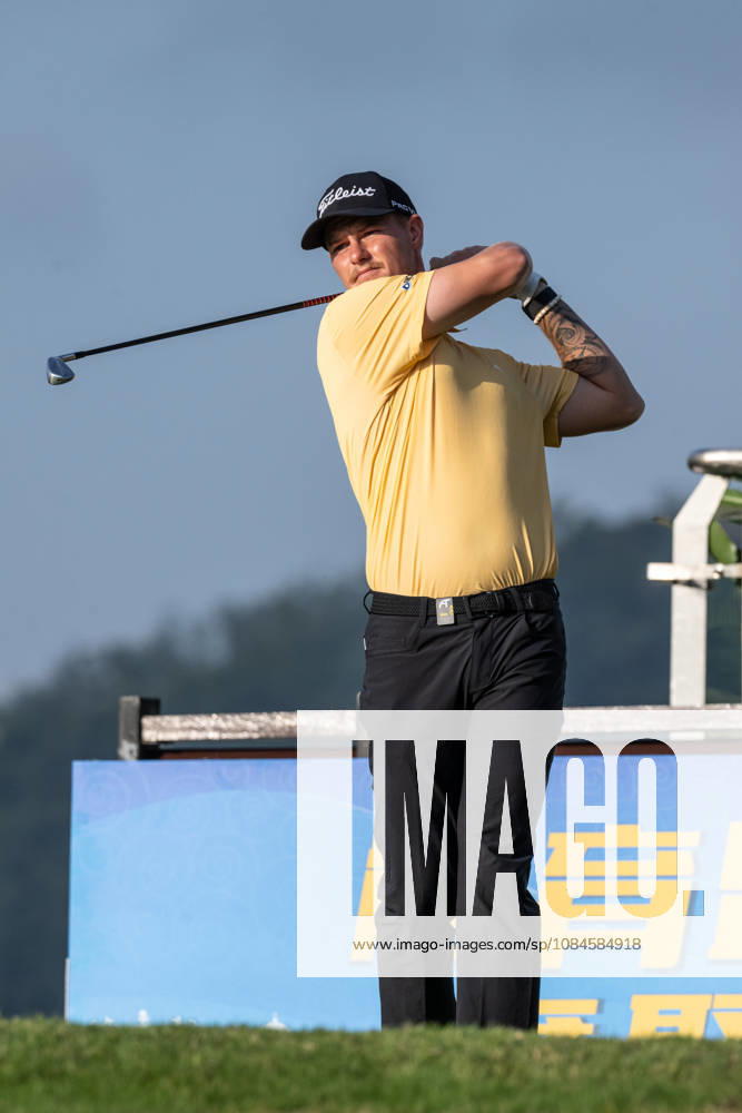 Cameron JOHN from Australia. Round 2 in the Macao Open Golf at Macau Golf & Country Club. Coloane China - ZUMAr144 20261016_zap_r144_068