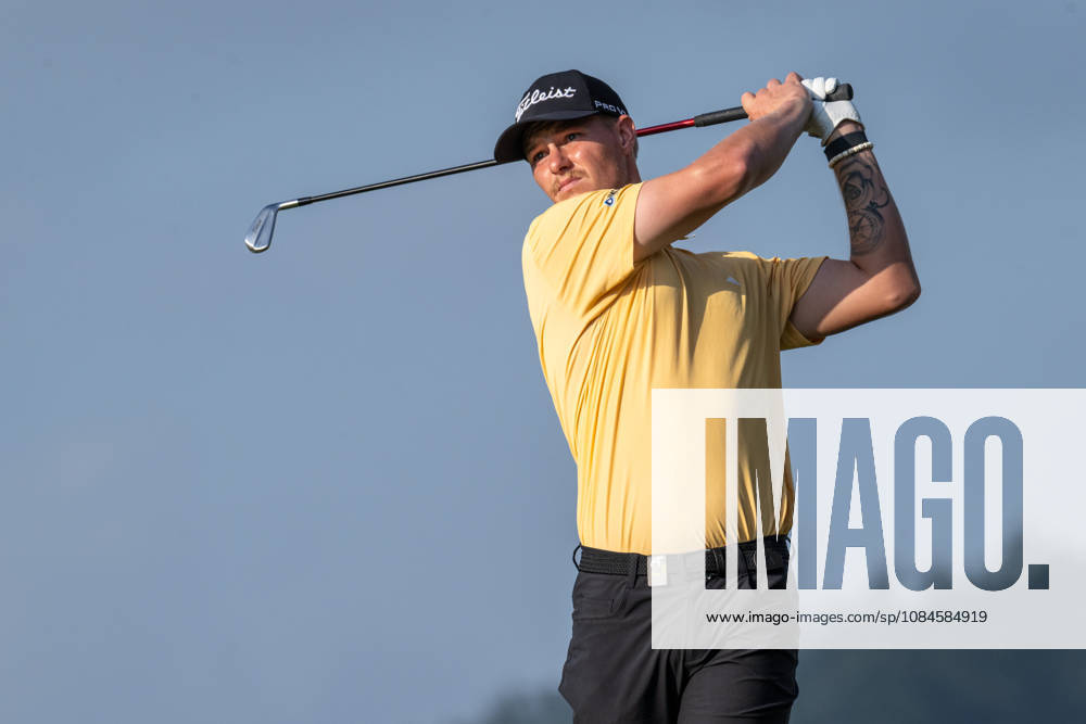 Cameron JOHN from Australia. Round 2 in the Macao Open Golf at Macau Golf & Country Club. Coloane China - ZUMAr144 20261016_zap_r144_070