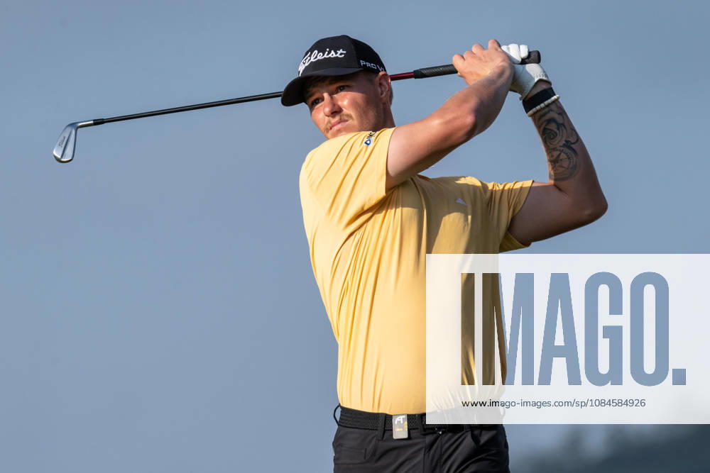Cameron JOHN from Australia. Round 2 in the Macao Open Golf at Macau Golf & Country Club. Macau Open Golf Round 2 - ZUMAr144 20261016_zap_r144_069