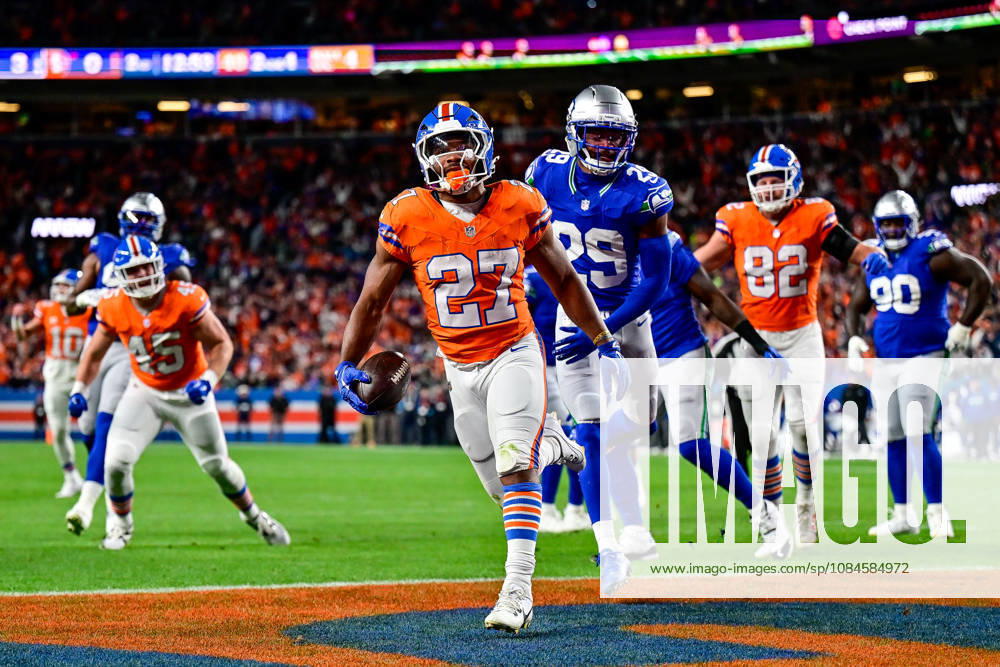 DENVER, CO - OCTOBER 15: Denver Broncos running back J.K. Dobbins (27) celebrates after scoring a second quarter touchdown on a carry during a game between the Seattle Seahawks and the Denver Broncos at Empower Field at Mile High on October 15, 2026 in Denver, Colorado. (Photo by Dustin Bradford Icon Sportswire) NFL, American Football Herren, USA OCT 15 Seahawks at Broncos Icon132261015036