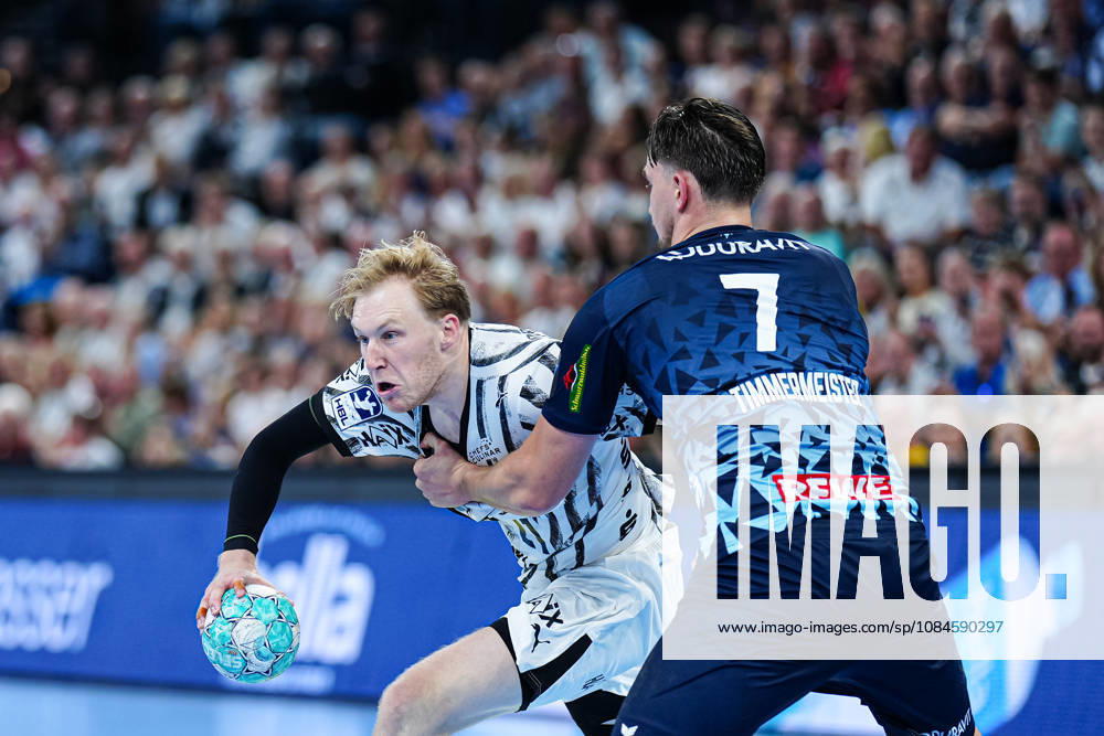 Eric Johansson, THW Kiel, 21, Robert Timmermeister, Rhein Neckar Löwen, 07 GER, THW Kiel vs. Rhein Neckar Löwen, Handball, 1st Bundesliga, Matchday 9, 2026–2027 Season, October 15, 2026, Germany, THW Kiel vs. Rhein Neckar Löwen, Handball, 1st Bundesliga, Matchday 9, 2026–2027 Season, October 15, 2026, Kiel