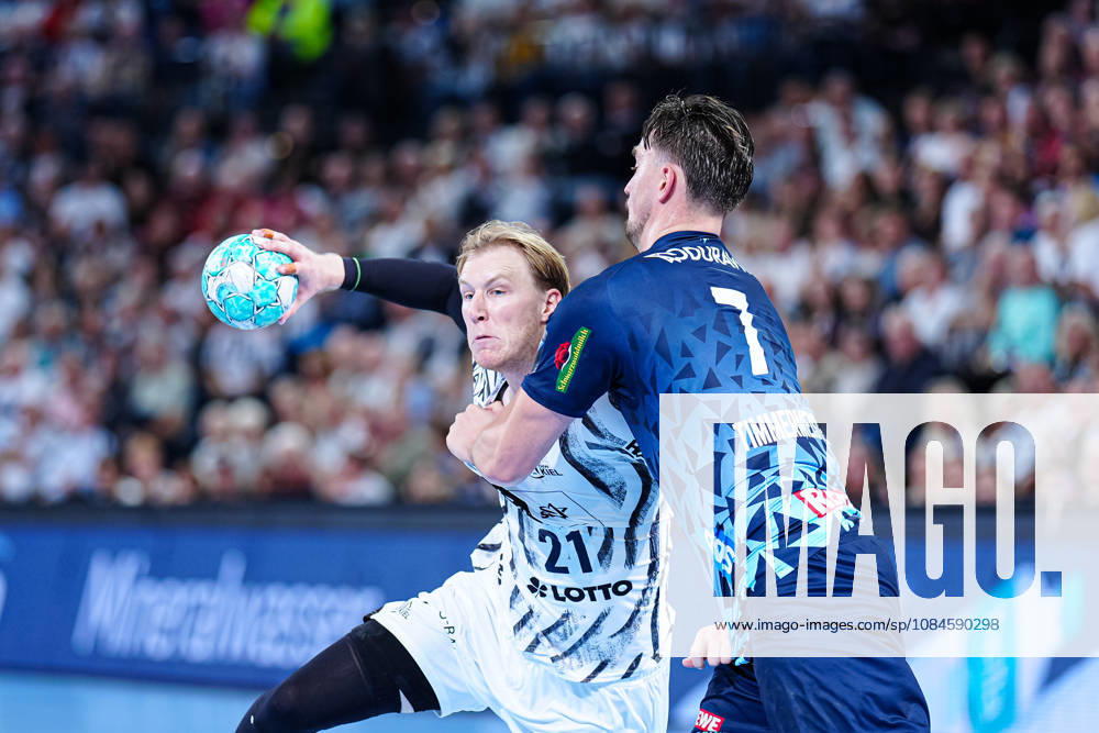Eric Johansson, THW Kiel, 21, Robert Timmermeister, Rhein Neckar Löwen, 07 GER, THW Kiel vs. Rhein Neckar Löwen, Handball, 1st Bundesliga, Matchday 9, 2026–2027 Season, October 15, 2026, Germany, THW Kiel vs. Rhein Neckar Löwen, Handball, 1st Bundesliga, Matchday 9, 2026–2027 Season, October 15, 2026, Kiel