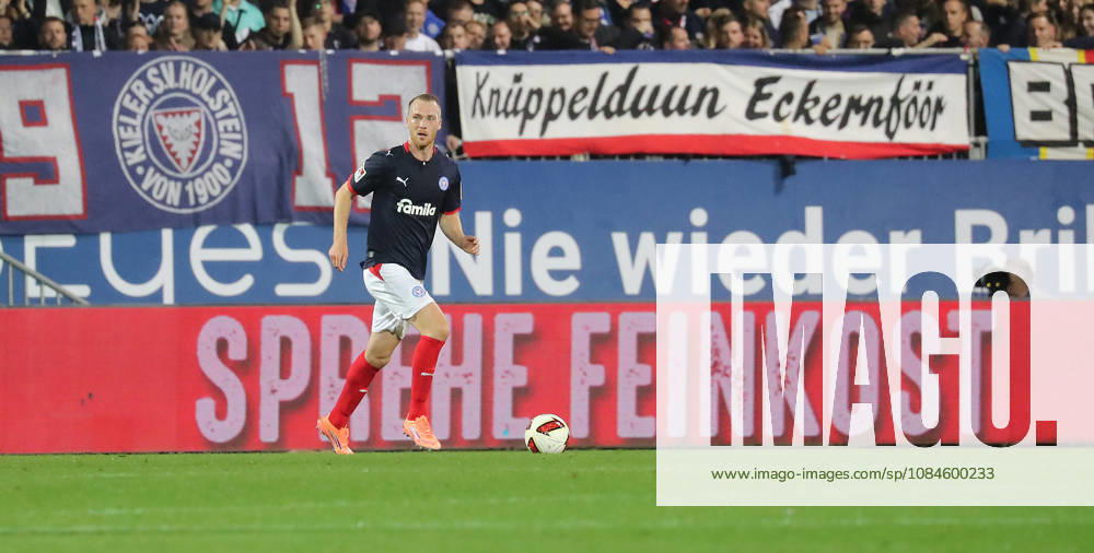 Sebastian Schonlau, Holstein Kiel Soccer, Men s Team, 2026–2027 Season, 2. Bundesliga, Holstein Stadium, Holstein Kiel vs. Hertha BSC Berlin. DFL regulations prohibit any use of photographs as image sequences and or quasi-video.