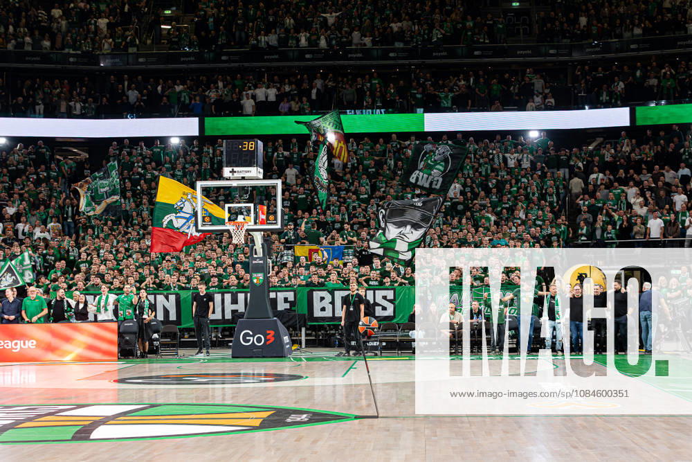 Zalgiris Kaunas vs Anadolu Efes Istanbul - EuroLeague Zalgiris Kaunas supporters during the EuroLeague basketball match between Zalgiris Kaunas and Anadolu Efes Istanbul at Zalgiris Arena in Kaunas, Lithuania. Kaunas Kaunas Lithuania
