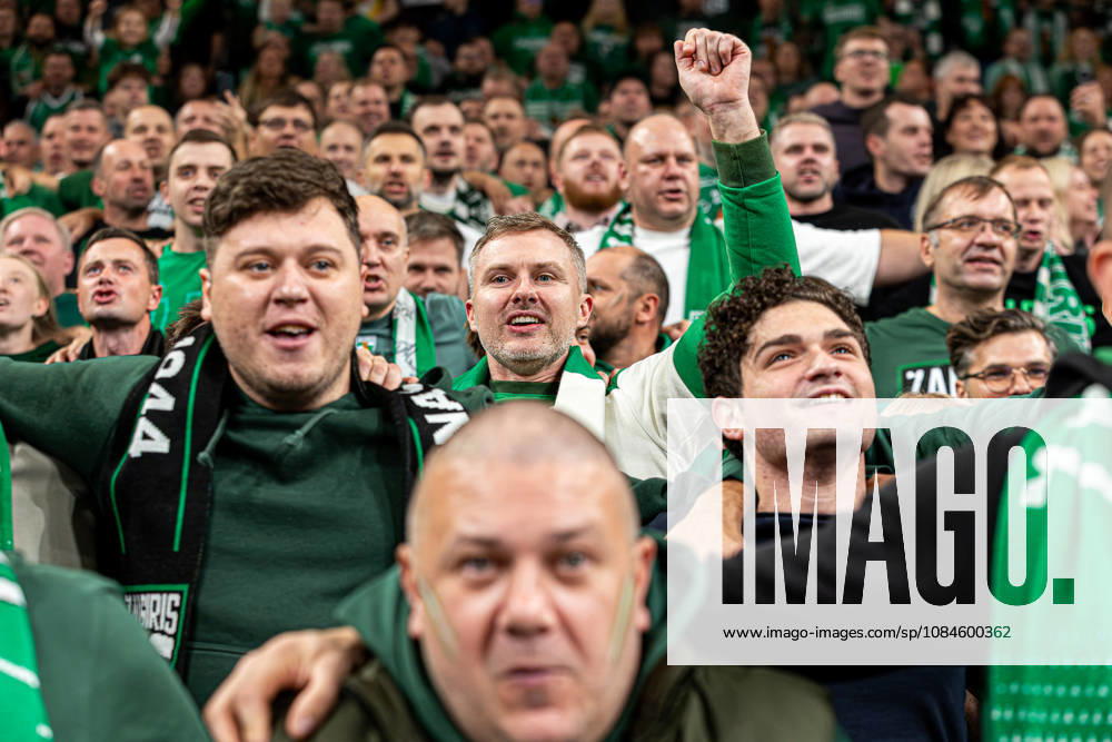 Zalgiris Kaunas vs Anadolu Efes Istanbul - EuroLeague Zalgiris Kaunas supporters during the EuroLeague basketball match between Zalgiris Kaunas and Anadolu Efes Istanbul at Zalgiris Arena in Kaunas, Lithuania. Kaunas Kaunas Lithuania