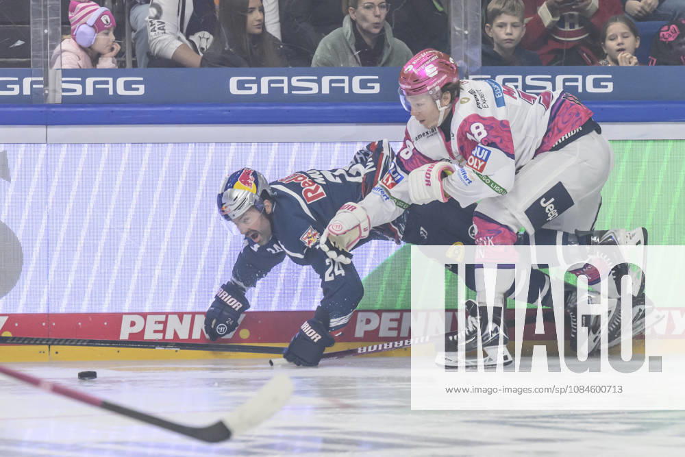 Pictured, from left: Ryan Murphy, EHC Red Bull Munich 24; Jonas Müller, Eisbären Berlin 18; face-off, action, battle, fighting for the puck, GER, Berlin, ice hockey, DEL 1, Eisbären Berlin vs. EHC Red Bull Munich, at the Uber Arena, October 16, 2026,