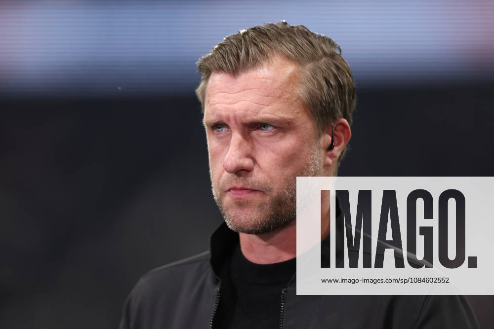 Bundesliga Soccer, Eintracht Frankfurt vs. 1. FC Köln, from left, Sports Director Markus Krösche, Eintracht Frankfurt. DFL and DFB regulations prohibit any use of photographs as image sequences and or quasi-video.