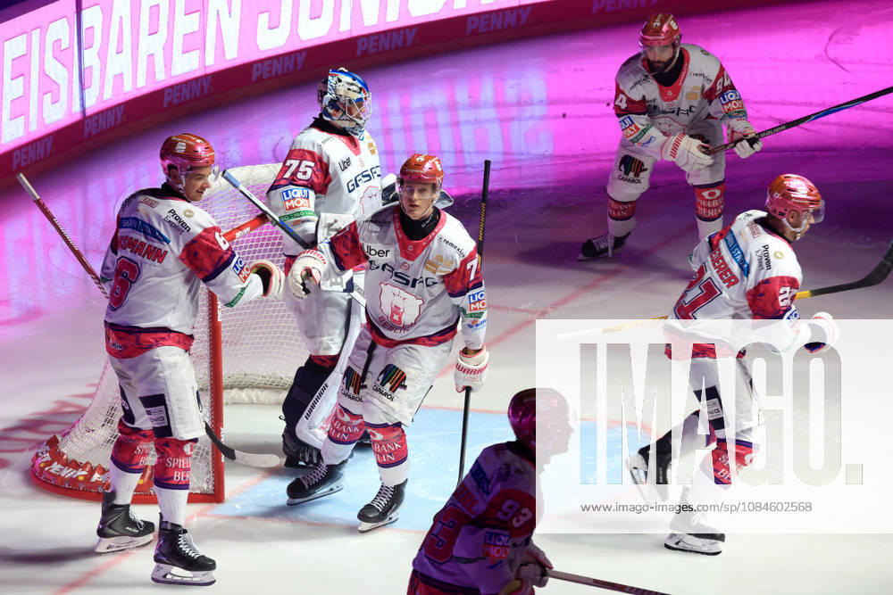 DEU, GER, Ice Hockey, Matchday 9, 2026–27 Season, Berlin, Eisbären Berlin vs. RB Munich; Jonas Neffin, Eisbären Berlin 75; Eisbären Spielerkreis nordphoto GmbH Engler Berlin; Uber Arena Berlin, Germany