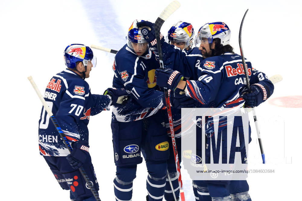 DEU, GER, Ice Hockey, Matchday 9, 2026–27 Season, Berlin, Eisbären Berlin vs. RB Munich 1–0 (goal by RYAN MURPHY, Red Bull Munich 24), celebration, cheering, joy, happiness, happy, positive emotions, Red Bull Munich players, nordphoto GmbH, Engler, Berlin, Uber Arena, Berlin, Germany