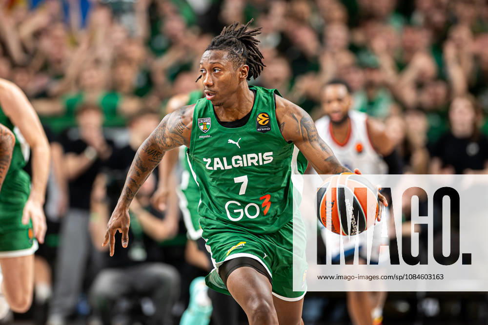 Zalgiris Kaunas vs Anadolu Efes Istanbul - EuroLeague SABEN LEE dribbles the ball during the EuroLeague basketball match between Zalgiris Kaunas and Anadolu Efes Istanbul at Zalgiris Arena in Kaunas, Lithuania. Kaunas Kaunas Lithuania