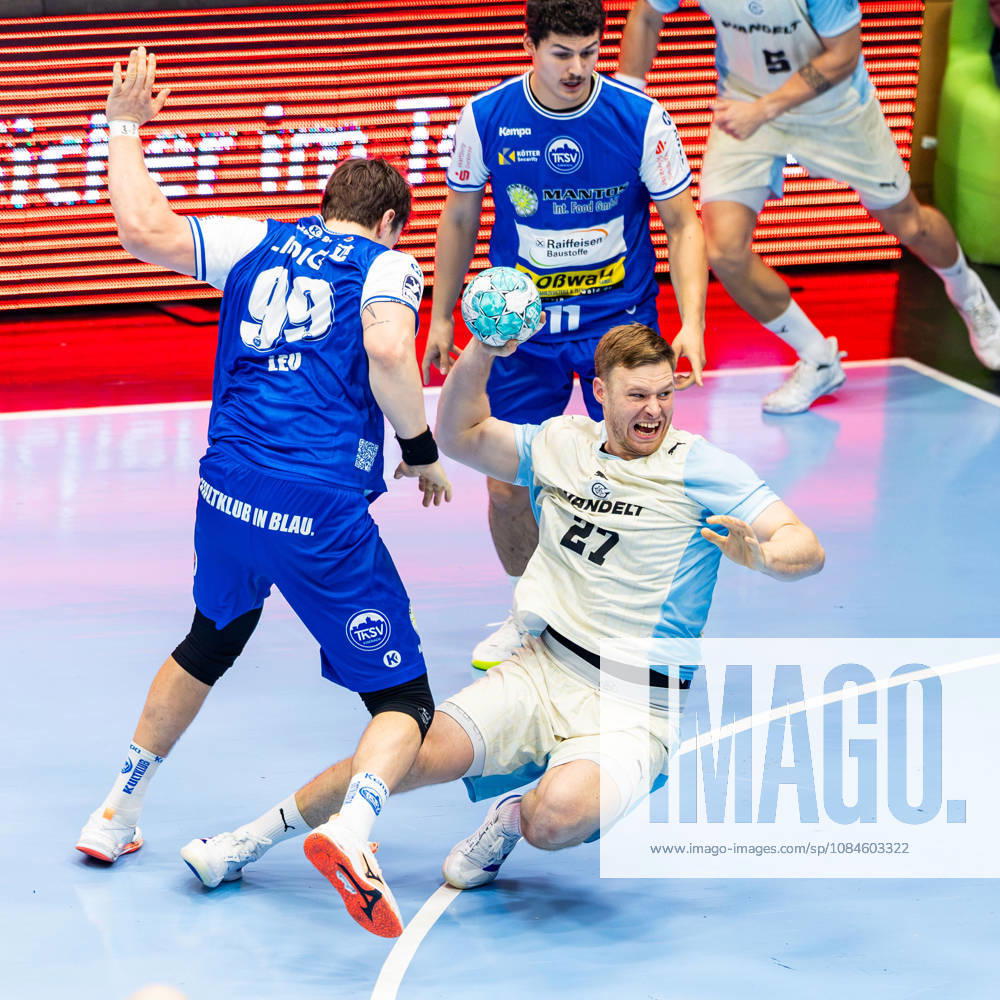GER, Handball, Men, Season 26–27, Opel 1st Division, Matchday 9, ThSV Eisenach vs. VfL Gummersbach, Kristjan Horzen (VfL Gummersbach), Tillman Leu (ThSV Eisenach), 99 99817 Eisenach, Werner Assmann, Halle am Sportpark, Thuringia, Germany