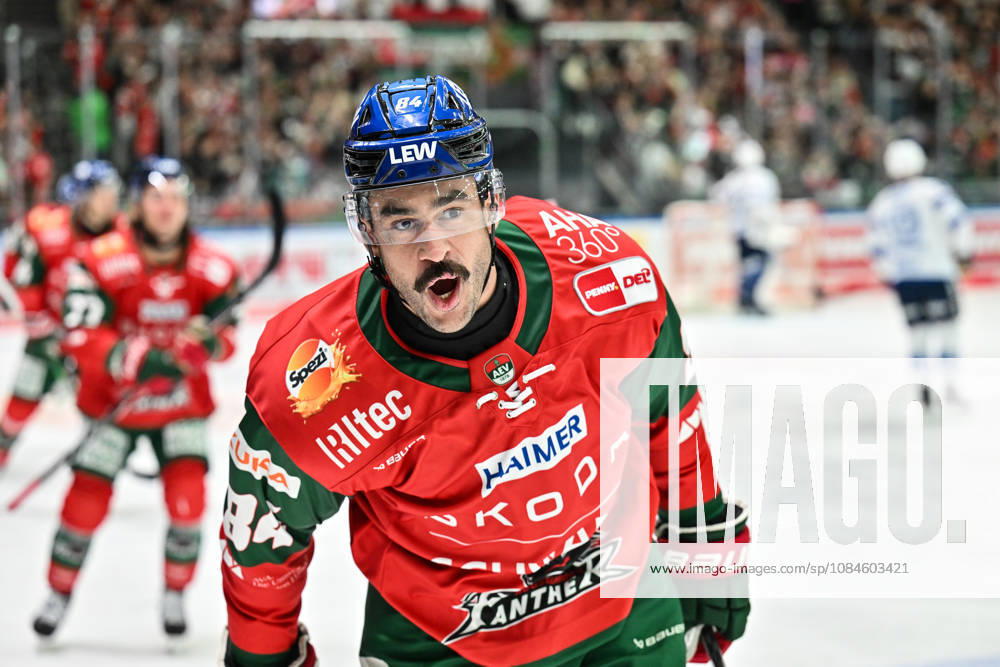 Penny DEL: Augsburger Panther vs. Adler Mannheim, October 16, 2026, AUGSBURG, GERMANY OCTOBER 16 The Panthers celebrate after Trevor PARKES scores the 1–0 goal. Augsburger Panther 84 Goal Scorer Joy Happy during the Penny DEL match between the Augsburger Panther and the Adler Mannheim on Matchday 9 at the Curt Frenzel Stadium