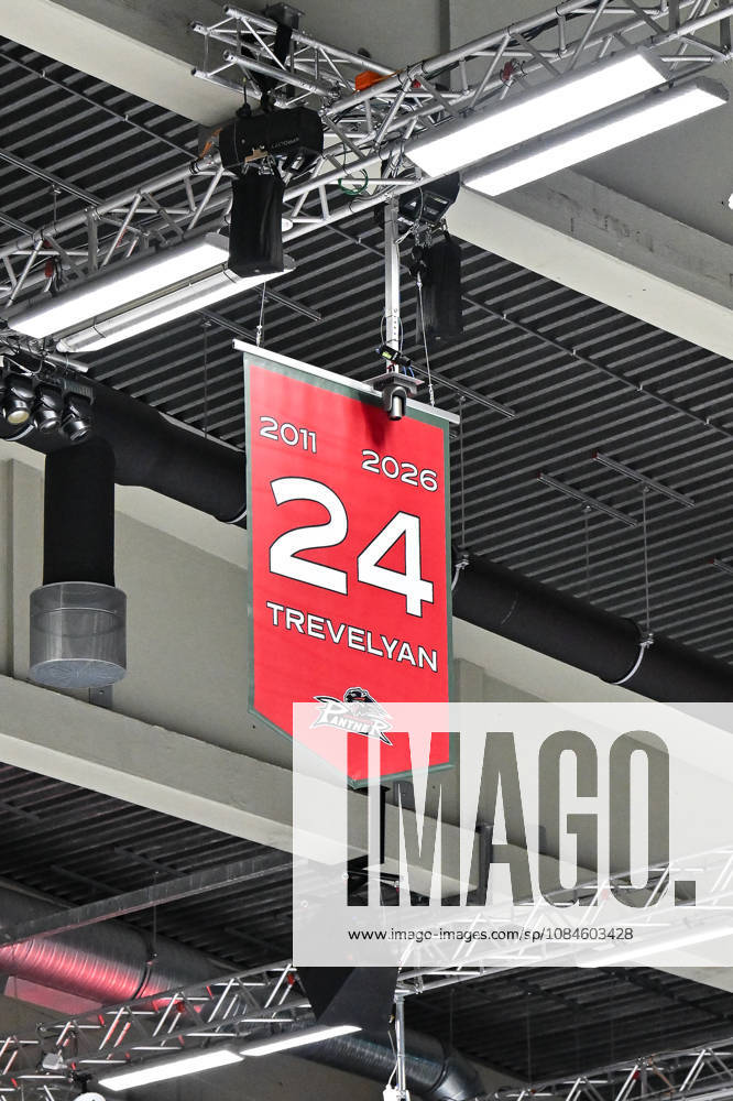 Penny DEL Augsburger Panther vs. Adler Mannheim, October 16, 2026, AUGSBURG, GERMANY, OCTOBER 16. Pictured: T. J. Trevelyan, number 24, under the arena roof during the Penny DEL game between the Augsburger Panther and the Adler Mannheim on Matchday 9 at Curt Frenzel Stadium.