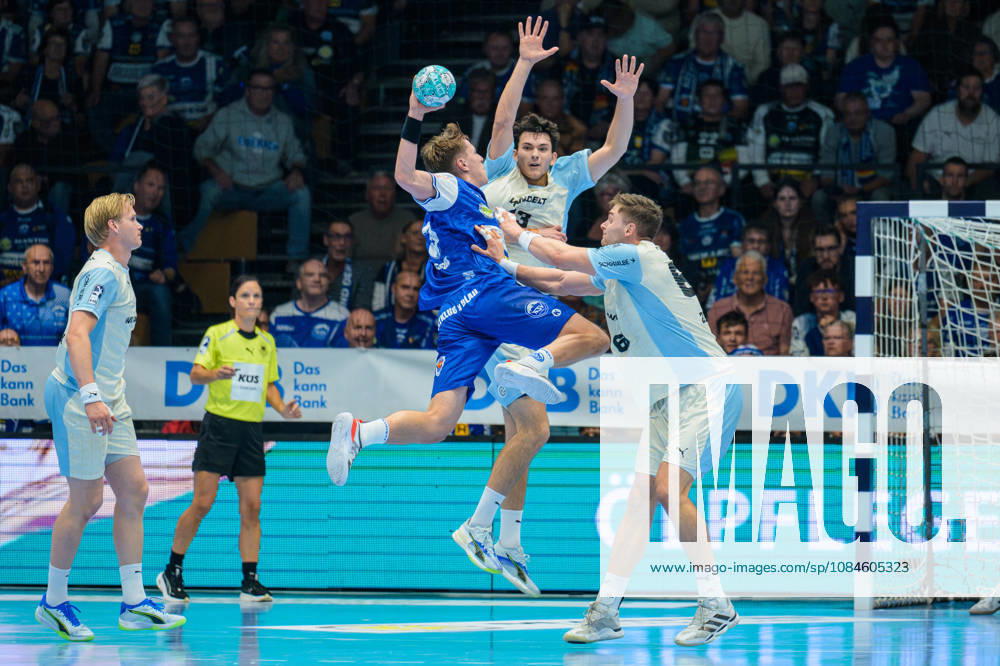 Oskar Joelsson (ThSV Eisenach, 03) vs. Stepan Zeman (VfL Gummersbach, 66), Nikola Roganovic (VfL Gummersbach, 23), Elias Scholtes (ThSV Eisenach, 04) GER, ThSV Eisenach vs. VfL Gummersbach, 1st Opel Handball Bundesliga, Handball, Matchday 9, 2026–2027 season, 8:00 p.m., October 16, 2026, GER, ThSV Eisenach vs. VfL Gummersbach, 1st Opel Handball Bundesliga, Handball, Matchday 9, 2026–2027 season, 8:00 p.m., October 16, 2026, Eisenach