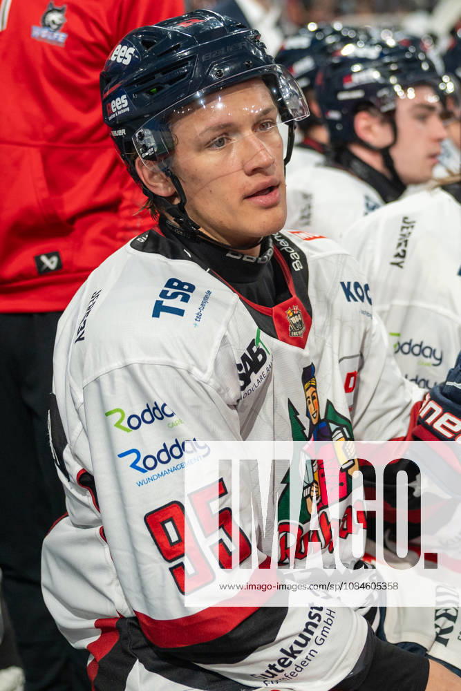 Kilian Kuehnhauser, EHC Freiburg, No. 95 on the bench; DEG vs. EHC Freiburg, ice hockey, DEL2, Matchday 9, 2026–2027 season, October 16, 2026, DEG vs. EHC Freiburg, Ice Hockey, DEL2, Matchday 9, 2026–2027 Season, October 16, 2026, Düsseldorf