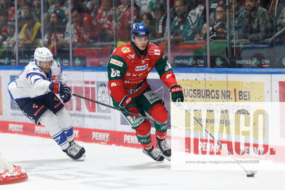 Fabrizio Pilu, 68, of the Augsburger Panther, and Tom Kühnhackl, 34, of the Adler Mannheim, during the game between the Augsburger Panther and the Adler Mannheim, men s ice hockey, DEL, 2026–2027, Matchday 9 on October 16, 2026, in Augsburg, Curt Frenzel Stadium, Bavaria, Germany