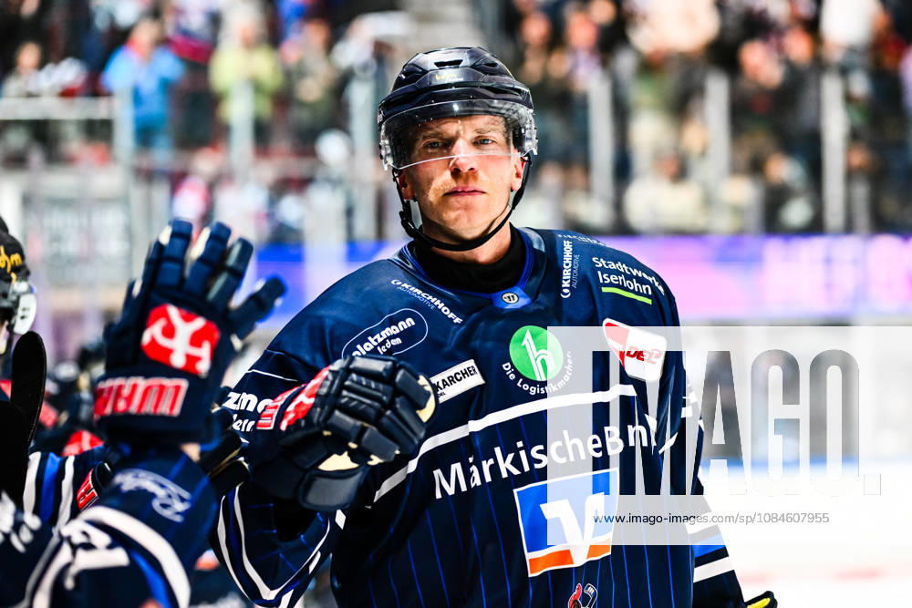 Goal celebration, cheering, joy Joonas Nättinen Iserlohn Roosters, 15, GER, Iserlohn Roosters vs. Koeler Haie, ice hockey, Penny DEL, Matchday 9, 2026–2027 season, October 16, 2026, GER, Iserlohn Roosters vs. Koeler Haie, ice hockey, Penny DEL, Matchday 9, 2026–2027 season, October 16, 2026, Iserlohn