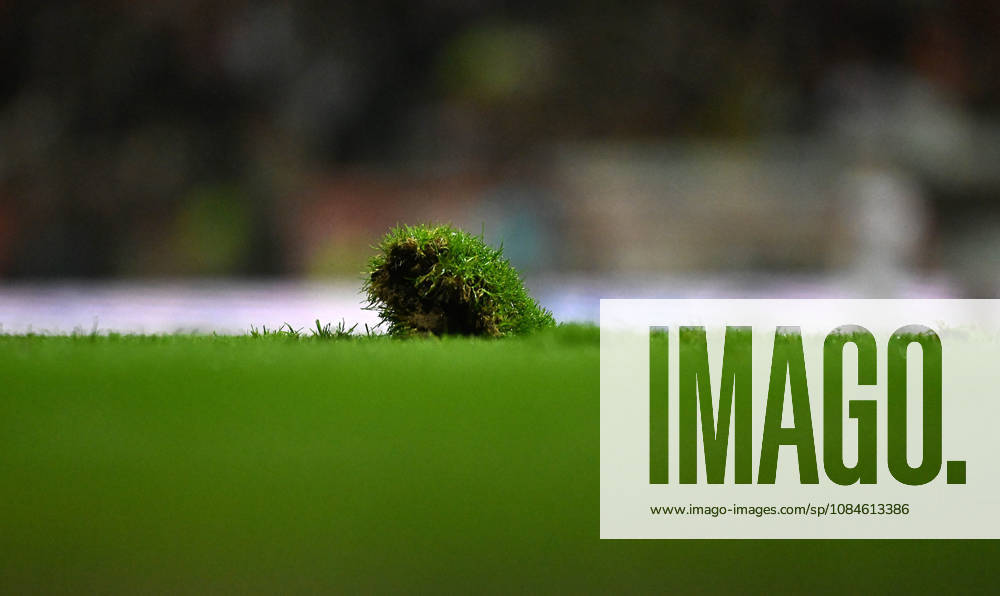 Soccer 3rd Division, Cologne, Fortuna Cologne vs. VFB Stuttgart II, Damaged Turf and Field at Cologne s Südstadion