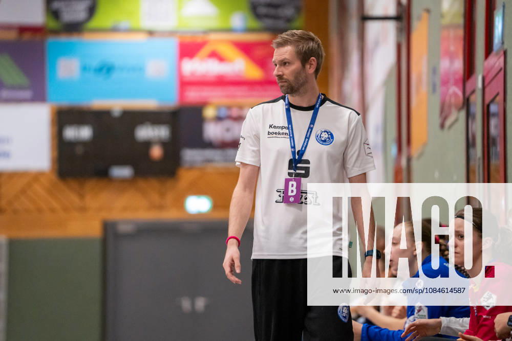 Handball I Women I 2026–2027 Season I 2nd Bundesliga I Matchday 6 I VfL Waiblingen vs. Bergischer HC I October 16, 2026 Ruben Voßhans Vosshans, Coach, Bergischer HC Bittenfeld Community Hall, Baden-Württemberg, Germany