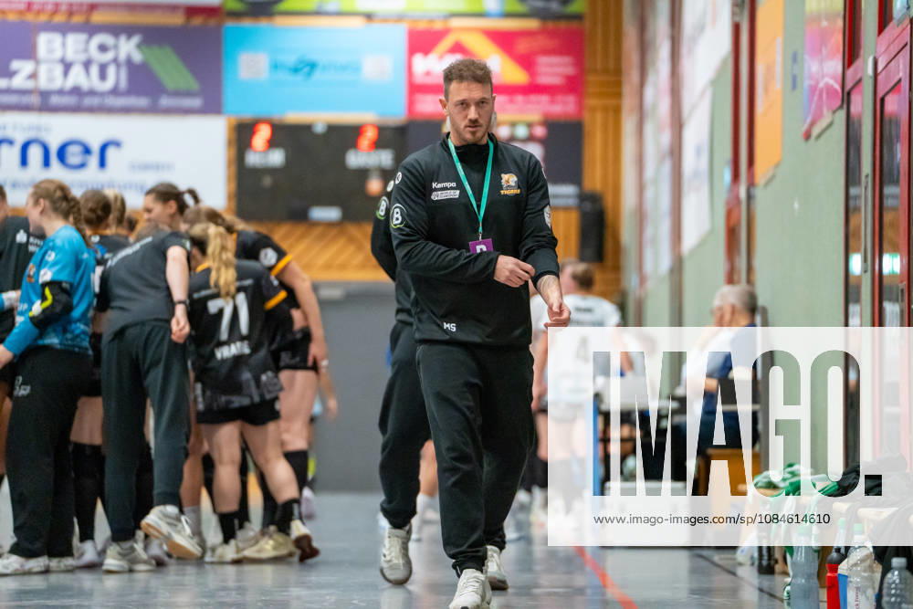 Handball I Women I 2026–2027 Season I 2nd Bundesliga I Matchday 6 I VfL Waiblingen vs. Bergischer HC I October 16, 2026 Michael Stettner, Coach, VfL Waiblingen Tigers Bittenfeld Community Hall, Baden-Württemberg, Germany