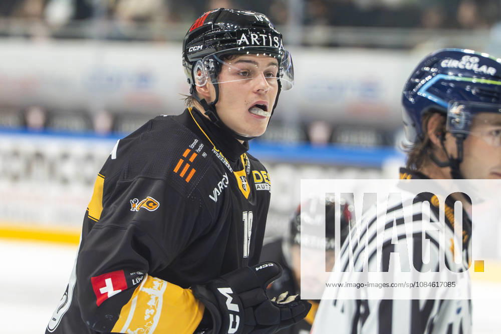 LUGANO, SWITZERLAND, OCTOBER 16: Rasmus Kupari of Lugano before a faceoff during the game between HC Lugano and HC Davos at the Corner Arena on October 16, 2026, in Lugano, Switzerland; Lugano, Ticino, Switzerland