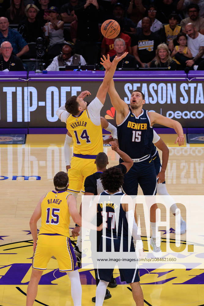 Walker Kessler 14 of the Los Angeles Lakers and Nikola Jokic 15 of the Denver Nuggets go for the opening tip-off of a preseason NBA, Basketball Herren, USA game on Friday, October 16, 2026, at Crypto.com Arena in Los Angeles, California. JAVIER ROJAS PI Los Angeles USA - ZUMAp124 20261016_zaa_p124_006