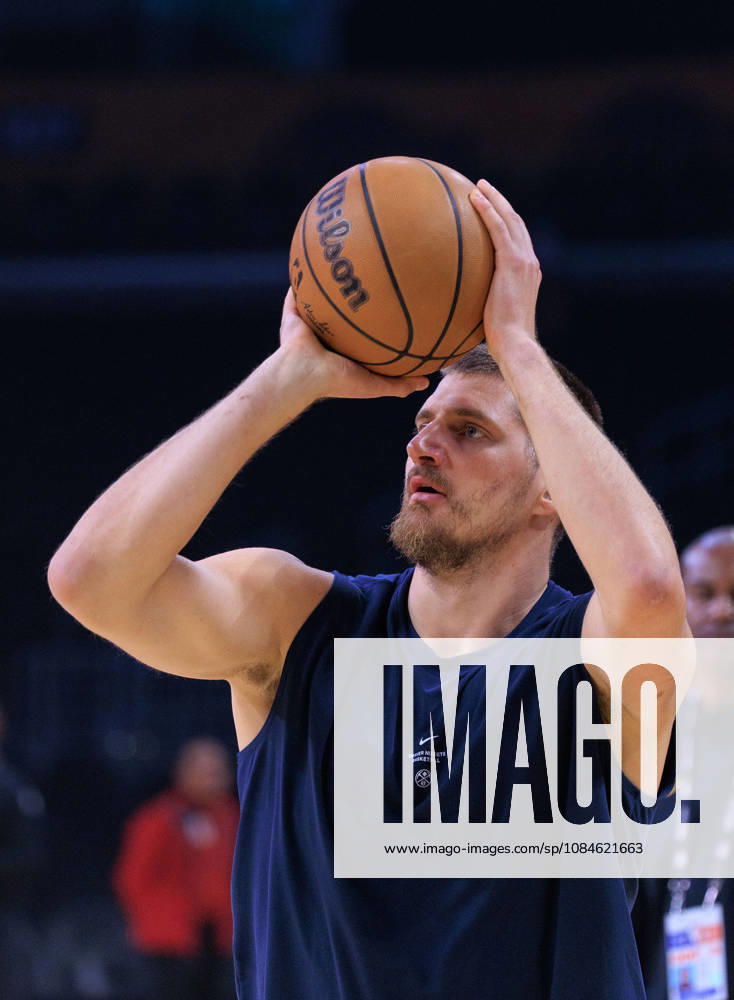 Nikola Jokic 15 of the Denver Nuggets during warmups before a preseason NBA, Basketball Herren, USA game against the Los Angeles Lakers on Friday October 16, 2026 at Crypto.com Arena in Los Angeles, California. JAVIER ROJAS PI Lakers Vs. Nuggets - Preseason - ZUMAp124 20261016_zaa_p124_003