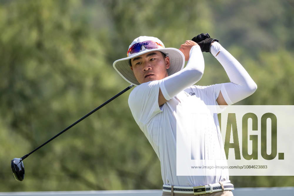 XU, Andi from China.Round 3 in the Macao Open Golf at Macau Golf & Country Club. Coloane China - ZUMAr144 20261017_zap_r144_059