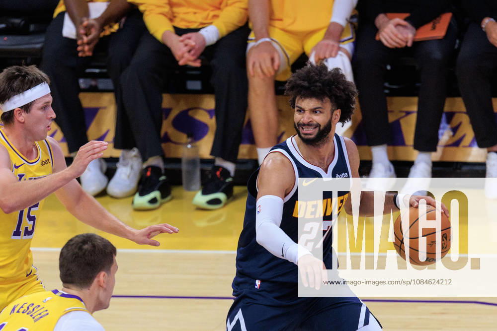 Jamal Murray 27 of the Denver Nuggets looks to pass during a preseason NBA, Basketball Herren, USA game against the Denver Nuggets on Friday October 16, 2026 at Crypto.com Arena in Los Angeles, California. Lakers lose to Nuggets, 106-121. JAVIER ROJAS PI Lakers Vs. Nuggets - Preseason - ZUMAp124 20261016_zaa_p124_050