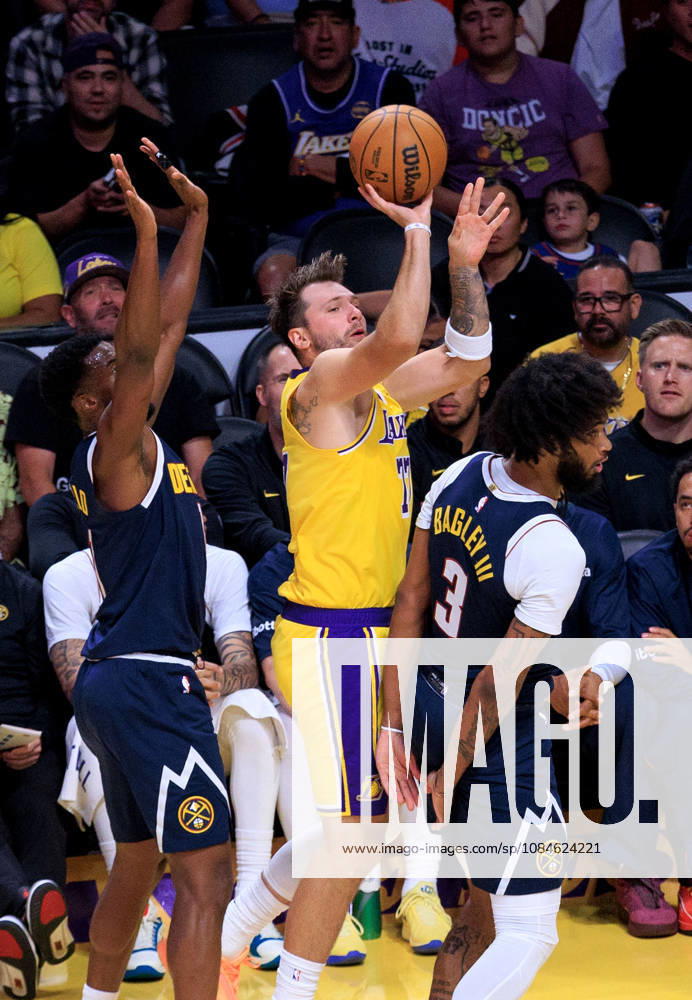 Luka Doncic 77 of the Los Angeles Lakers puts up a shot during a preseason NBA, Basketball Herren, USA game against the Denver Nuggets on Friday October 16, 2026 at Crypto.com Arena in Los Angeles, California. Lakers lose to Nuggets, 106-121. JAVIER ROJAS PI Lakers Vs. Nuggets - Preseason - ZUMAp124 20261016_zaa_p124_055