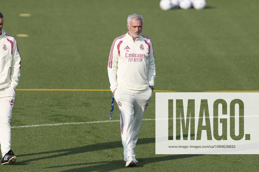 Coach Jose Mourinho (Real Madrid CF) looks on during a training session on the eve of the LaLiga EA SPORTS 2026 2027 match between Real Madrid CF and Sevilla FC..Real Madrid CF is holding its final training session and press conference, PK, Pressekonferenz ahead of its ninth LaLiga game. Madrid Spain - ZUMAs197 20261017_aaa_s197_025